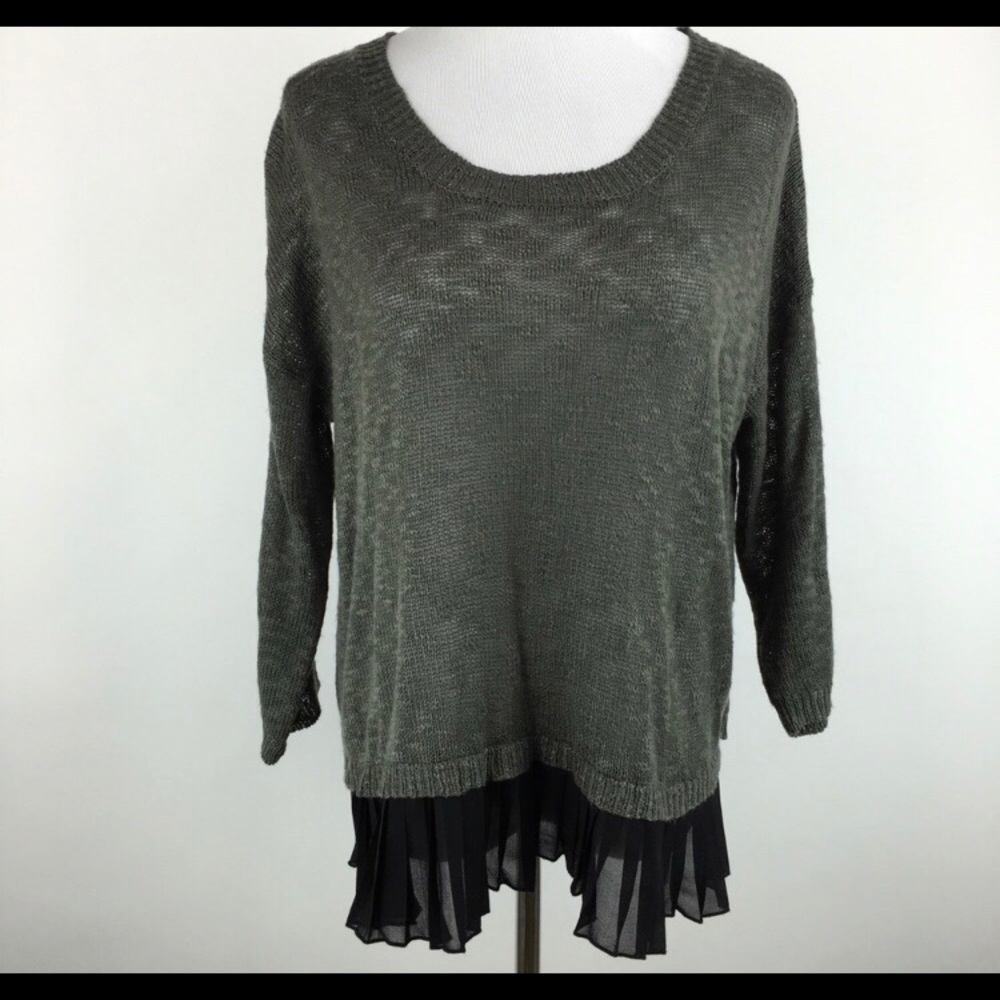 Anthropologie en Creme gray sweater size small